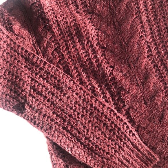 Burgundy cable knit sweater - Picture 2 of 2